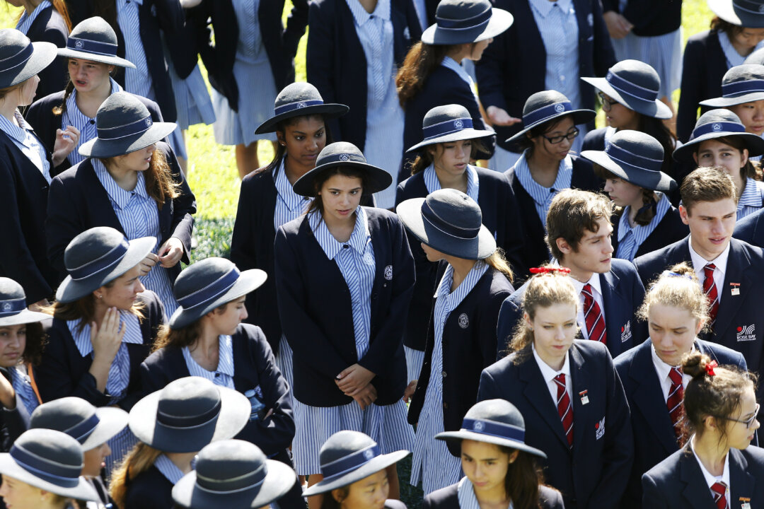 School children at The Domain in Sydney, Australia, on April 2, 2014. (AAP Image/Daniel Munoz)