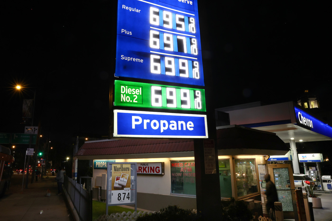 Gas Prices Break Record Again, up 15 Percent in Weekly Growth - Vimarsana News