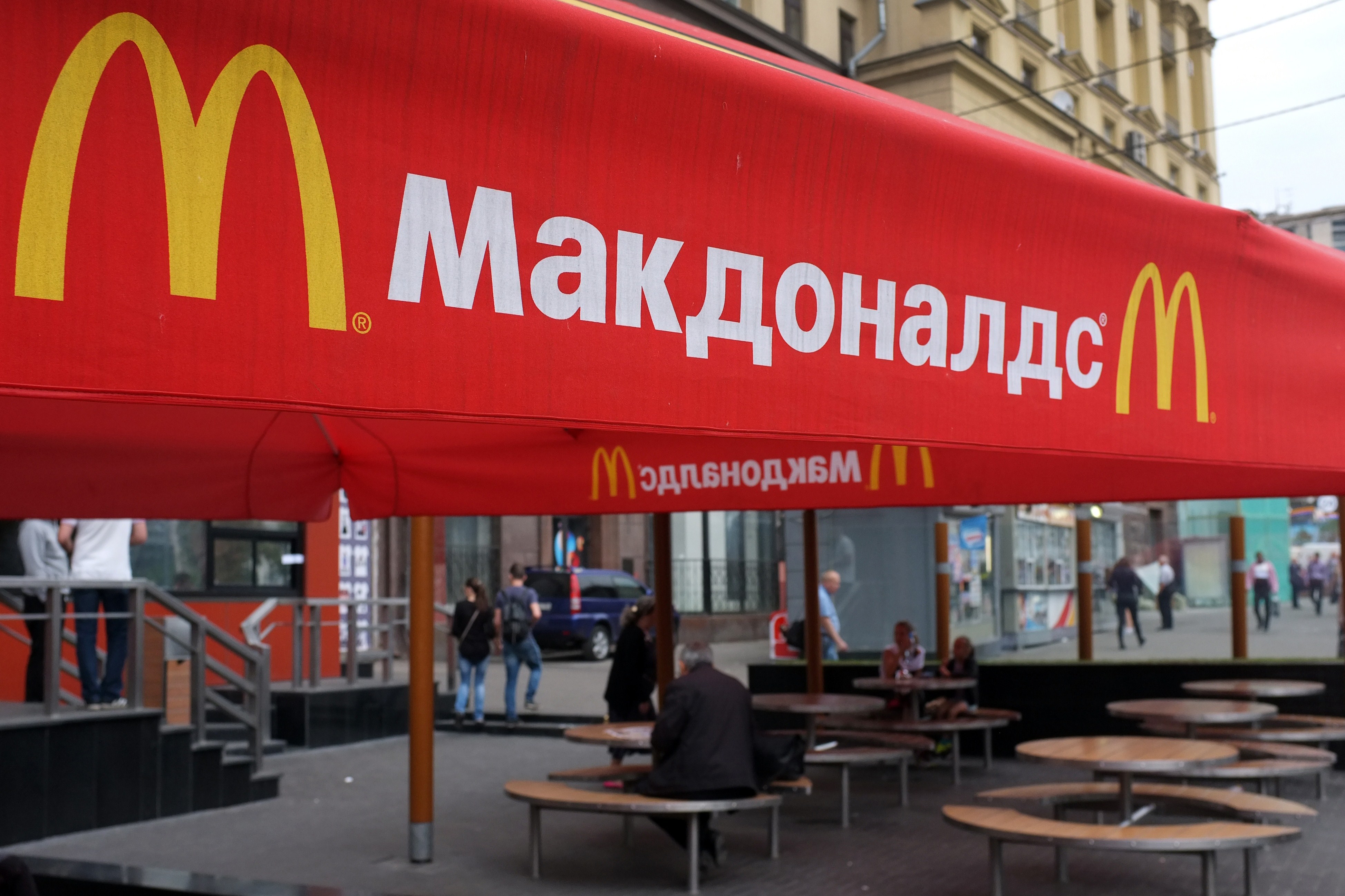 Copycats of Western Brands Thrive in Russia Amid Sanctions - Vimarsana News