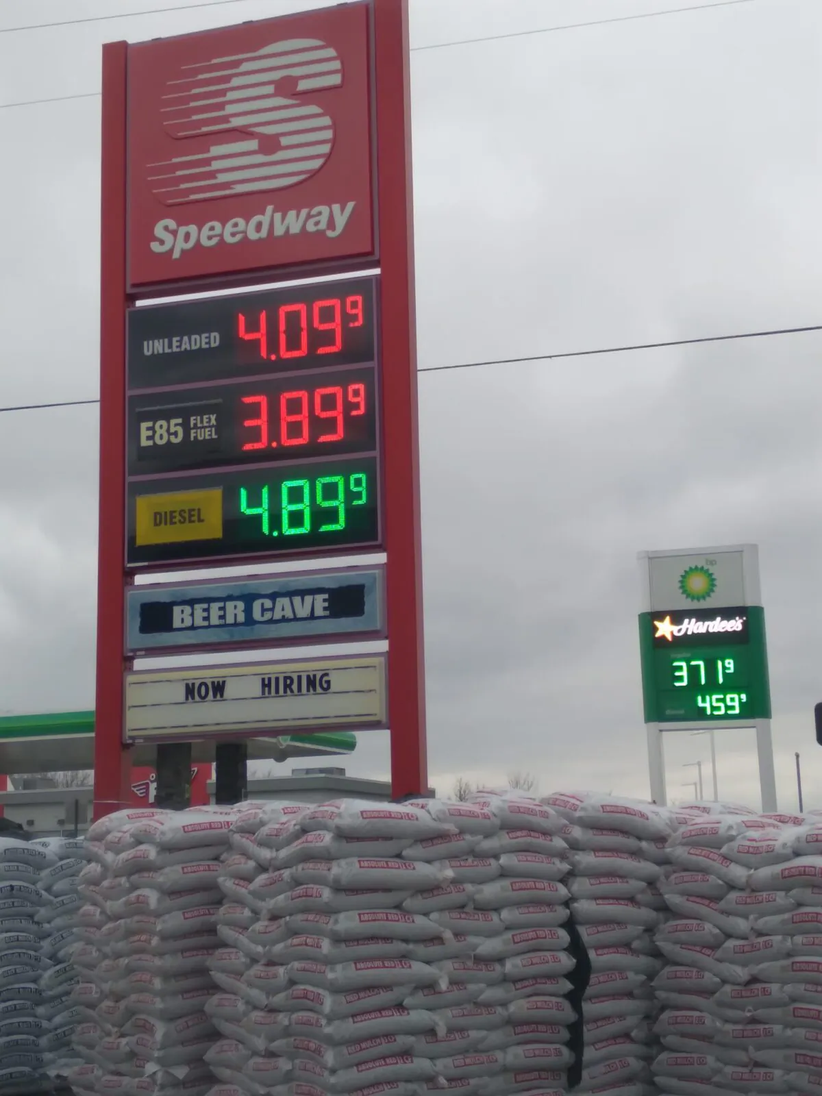 For the first time since 2008, gas prices rose to more than $4 a gallon since 2008. Here, on March 7, gas at a Speedway station in Brookville, Ohio, near Dayton, was $4.09 a gallon. The British Petroleum (BP) station across the street was cheaper at $3.71, but the next day, went up to $4.09 a gallon, too. (Michael Sakal/The Epoch Times)