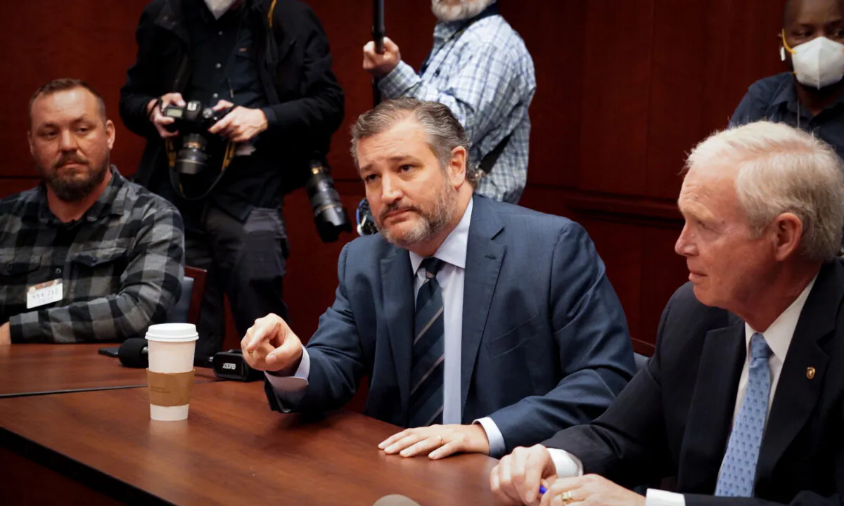 Brian Brase, Sen. Ted Cruz (R-Texas), and Sen. Ron Johnson (R-Wis.) (left to right) at the Senate Visitor Center in U.S. Capitol on Mar. 8, 2022. (Terri Wu/The Epoch Times)
