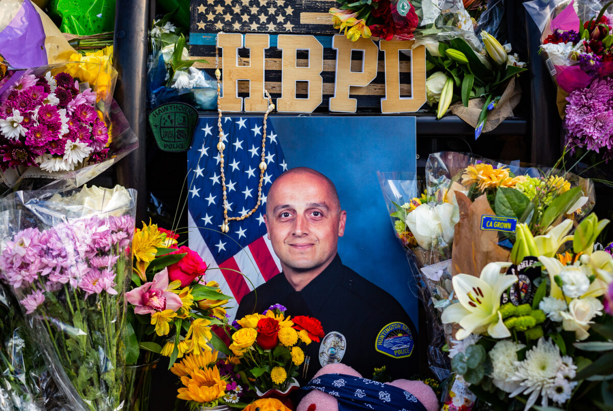 NextImg:Memorial Plaque Unveiled for Fallen Huntington Beach Police Officer