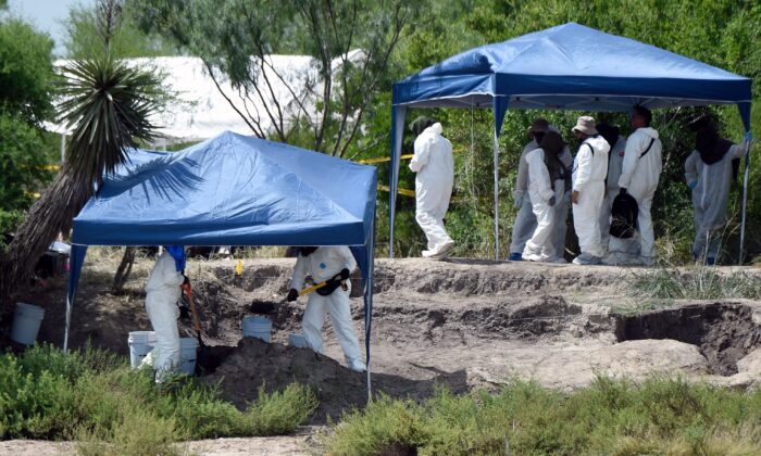 Mexico Finds 11 Bodies in Clandestine Pits Near US Border