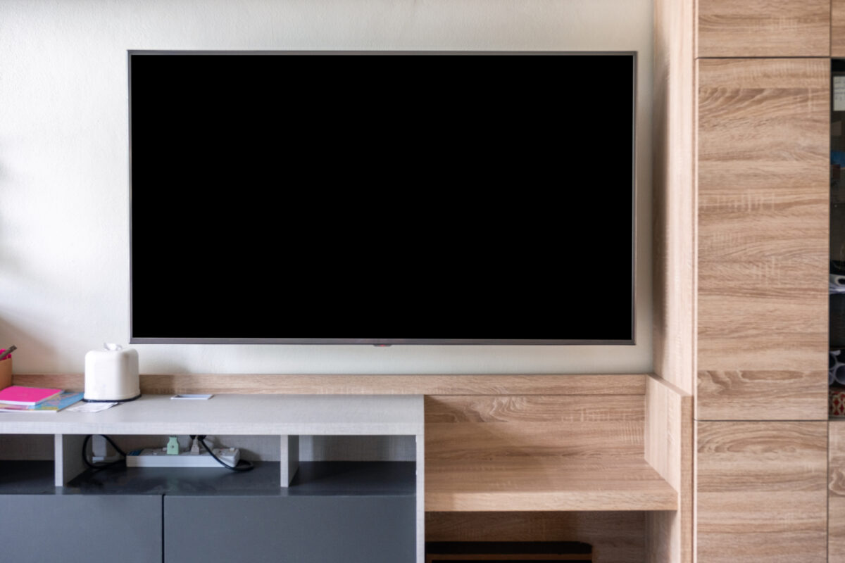 The mounting device makes the TV screen a part of the wall. (Dreamstime/TNS)