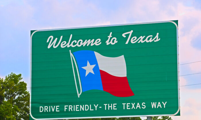 Texas welcome sign coming from the east on Interstate 10. (Getty Images)