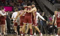 Top 25 Roundup: Oklahoma Upsets No. 3 Baylor in Big 12 Quarters