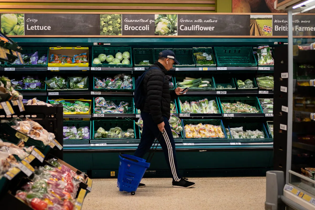 A man in a British supermarket in an undated file photo. (Aaron Chown/PA)