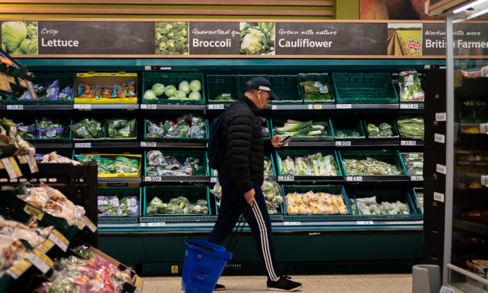 A man in a British supermarket in an undated file photo. (Aaron Chown/PA)