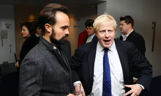 UK Government Accused of Cover-Up for Withholding Security Advice on Peerage for Russian Tycoon