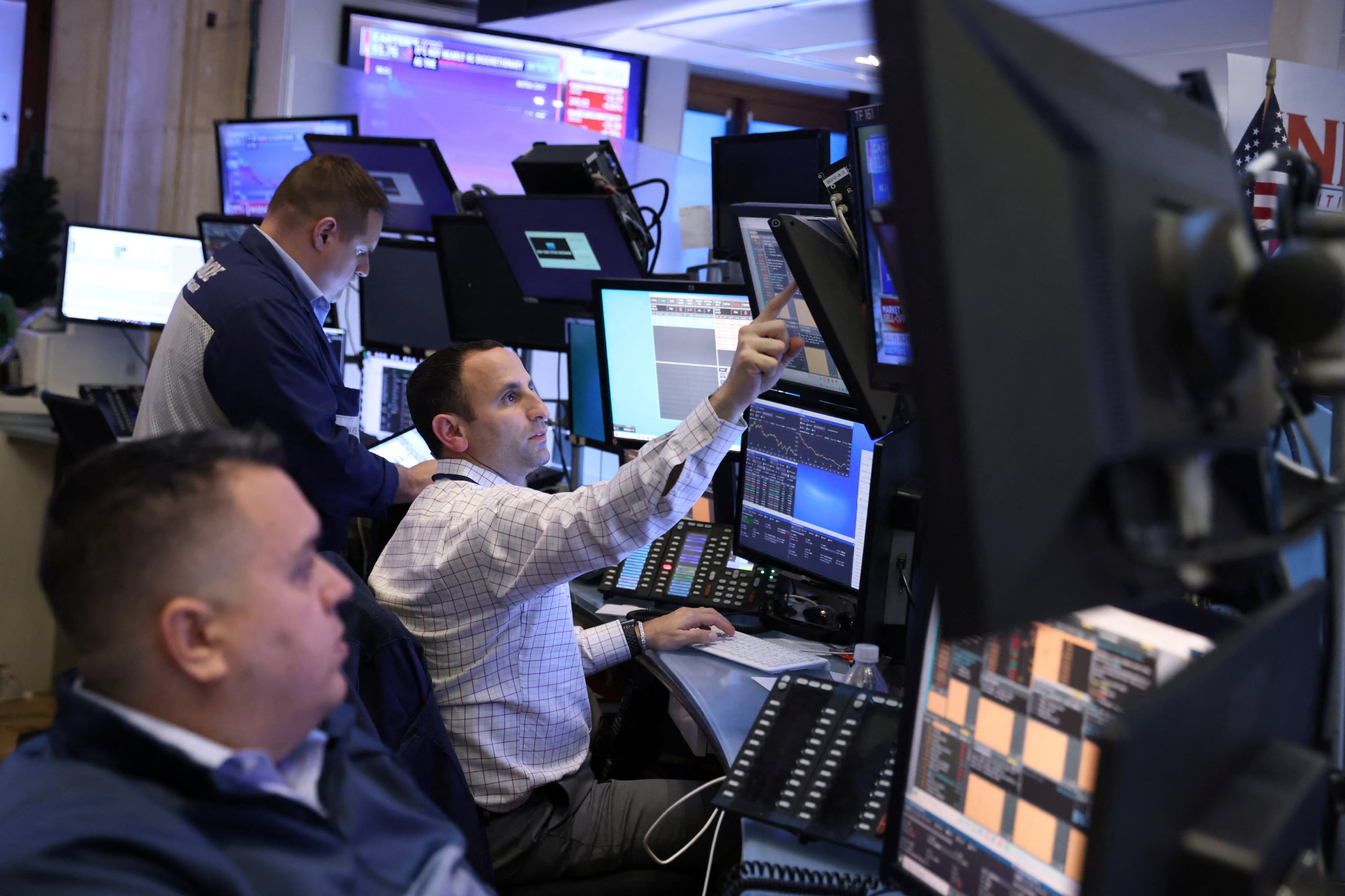 Markets Stagger as Russia Sanctions Intensify - Vimarsana News