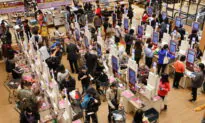 Hong Kong Retail Chains Ration Staples to Curb COVID-19 Panic Buying
