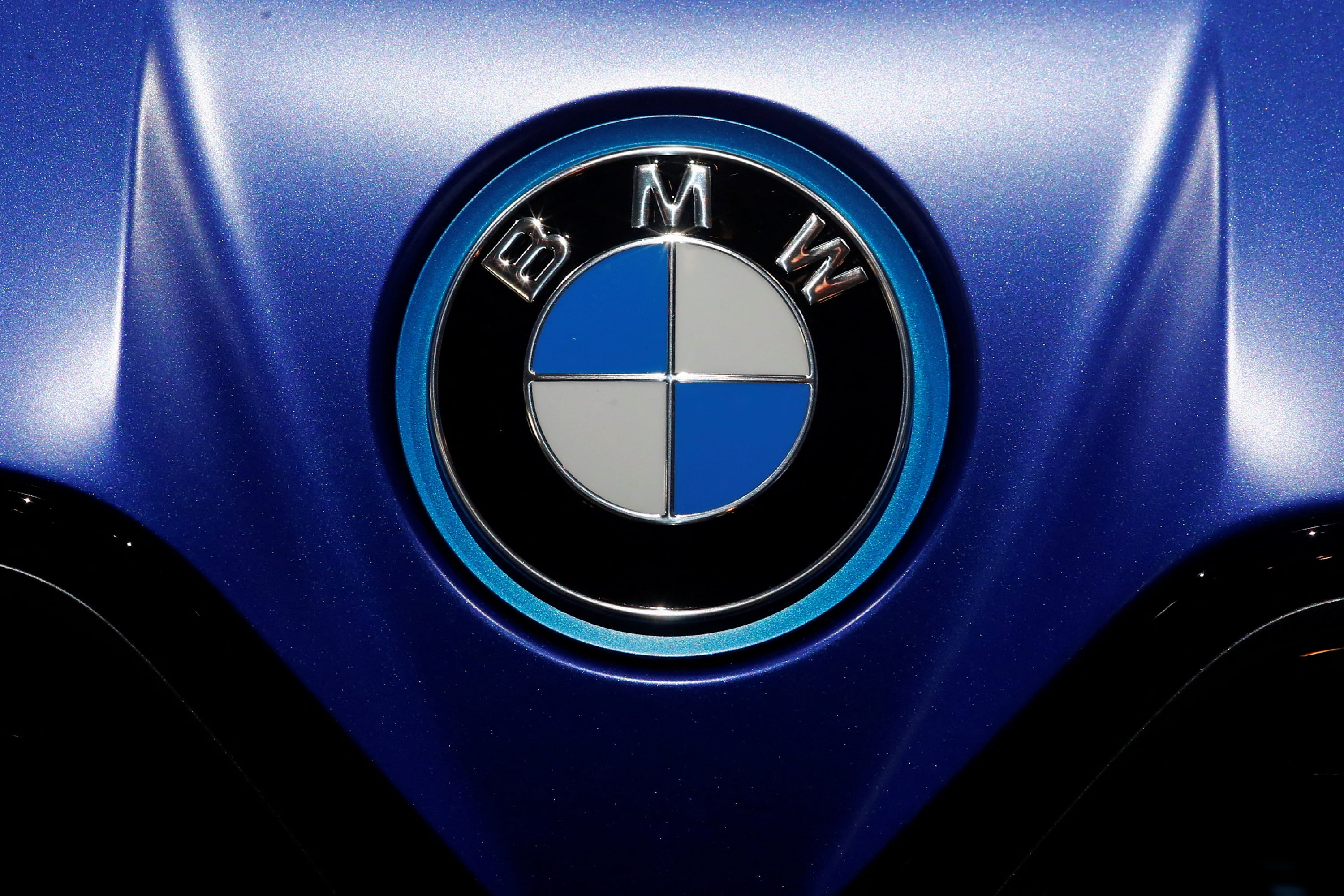 Europe's Carmakers Scramble to Replace Ukrainian Auto Parts - Vimarsana News
