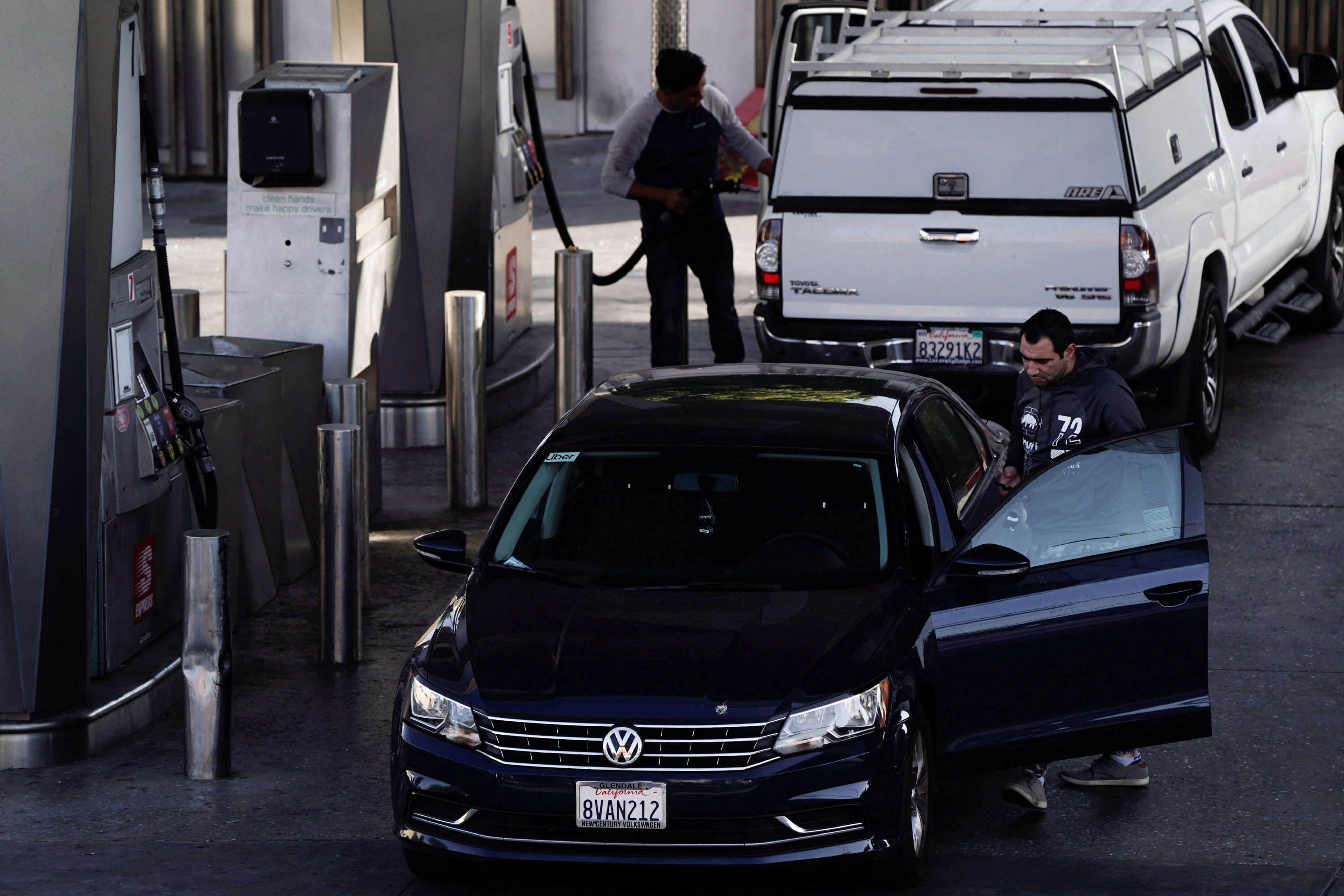 US Gasoline Prices Edge Lower After Hitting Record High Last Week - Vimarsana News