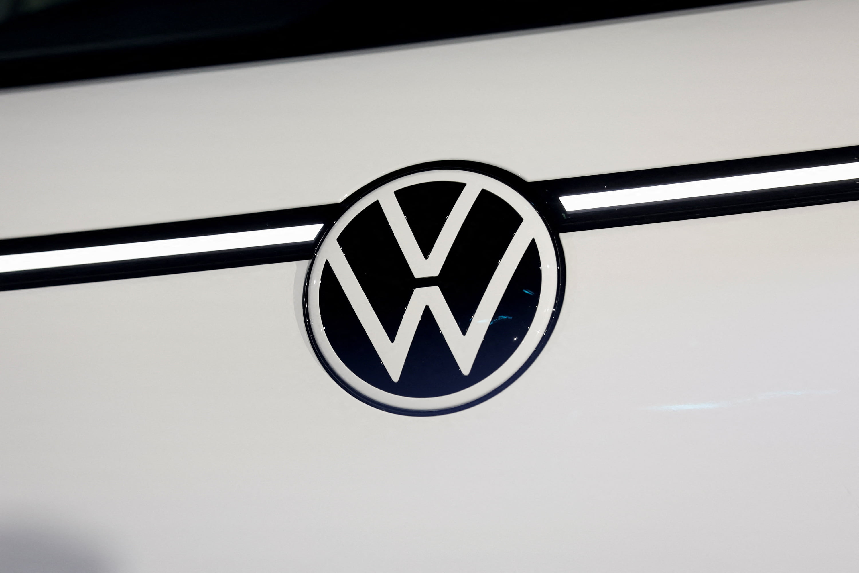 Volkswagen, Ford Deepen Electric Vehicle Cooperation - Vimarsana News