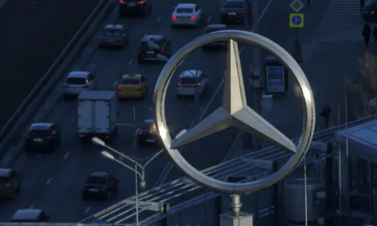 Mercedes Takes on Tesla With New U.S. Battery Plant, Electric SUV