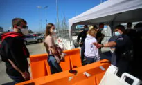 US Lets Ukrainians Fleeing War Into United States From Mexico