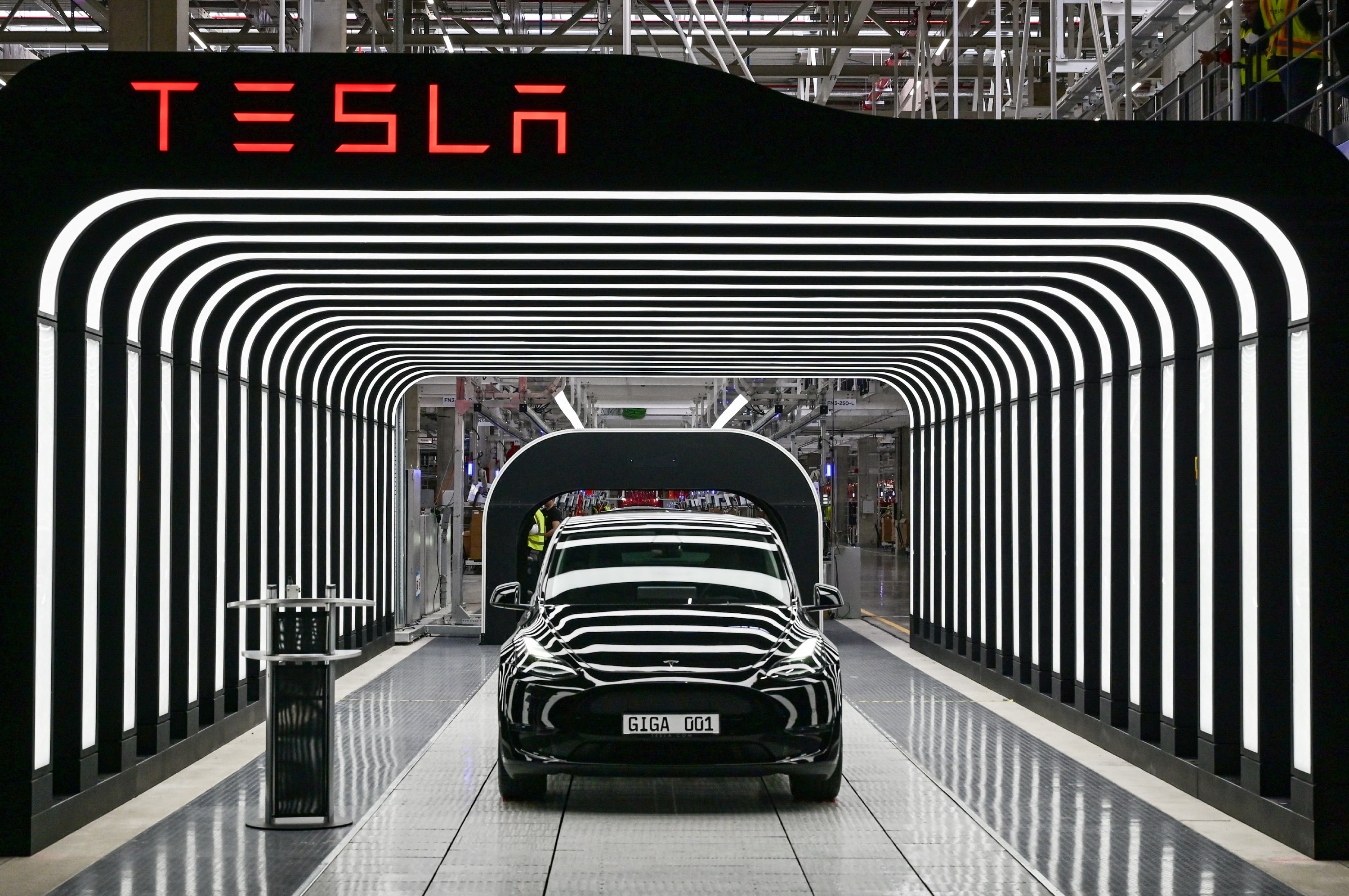 Tesla Vehicles Can Be Hacked via Bluetooth Vulnerabilities: Research Paper - Vimarsana News