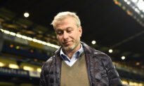Russian Billionaire Roman Abramovich, 6 Others Hit With Asset Freezes, Travel Bans