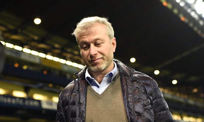 Russian Billionaire Roman Abramovich and 6 Others Hit With Asset Freezes and Travel Bans