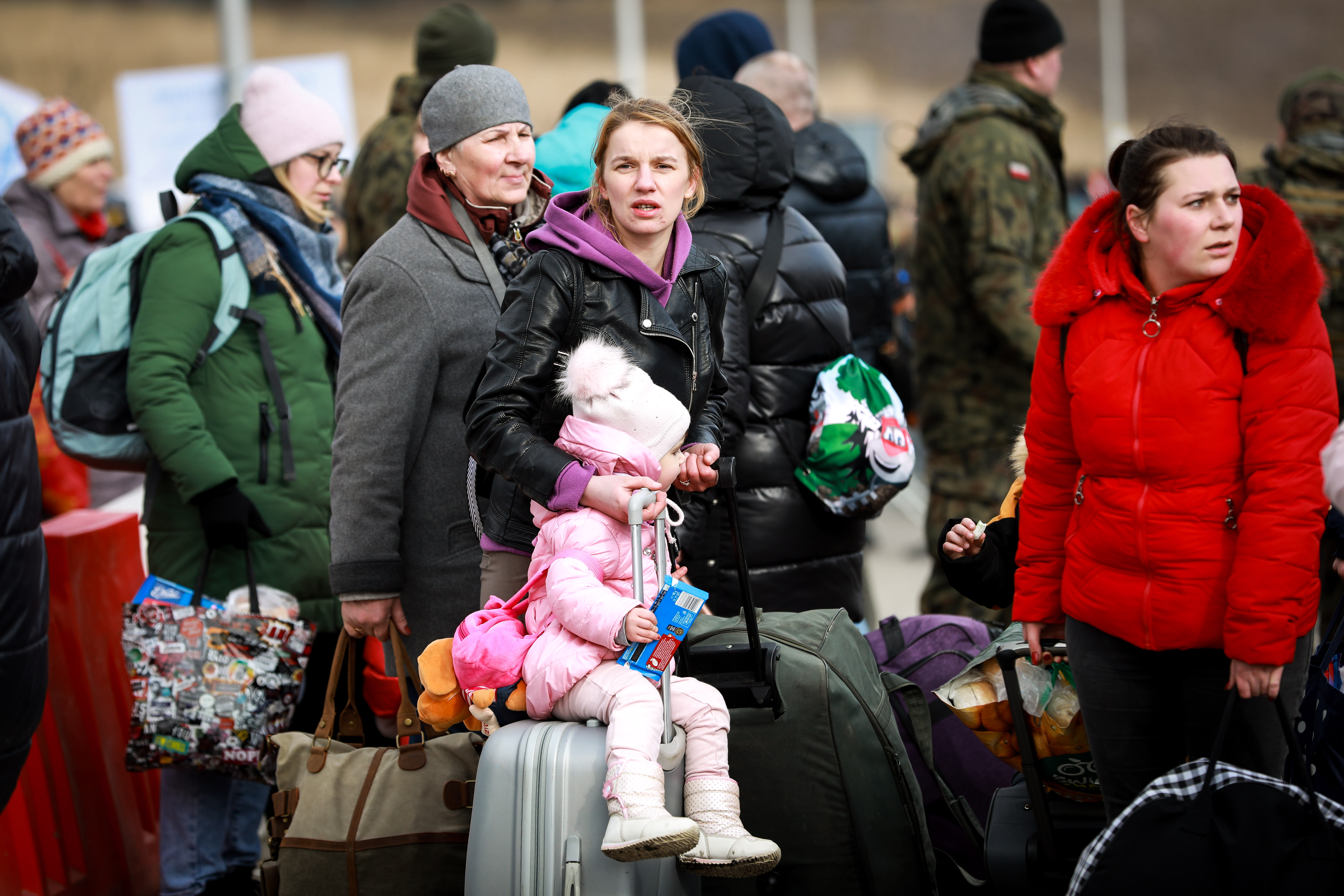 Украинские беженцы. Беженцы с Украины. Беженцы из Украины в Россию. Беженцы 2022.