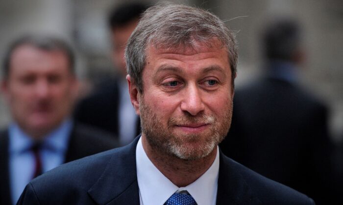 Chelsea Football Club's Russian owner Roman Abramovich is pictured during a break in proceedings at the High Court in central London, on Oct. 31, 2011. (Carl Court/AFP via Getty Images)