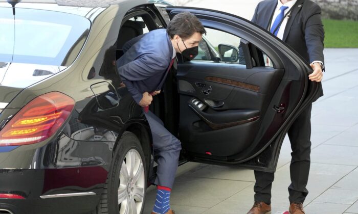 Canadian Prime Minister Justin Trudeau leves his car as he arrives for a meeting with German Chancellor Olaf Scholz at the chancellery in Berlin, Germany, March 9, 2022. (AP/Michael Sohn)