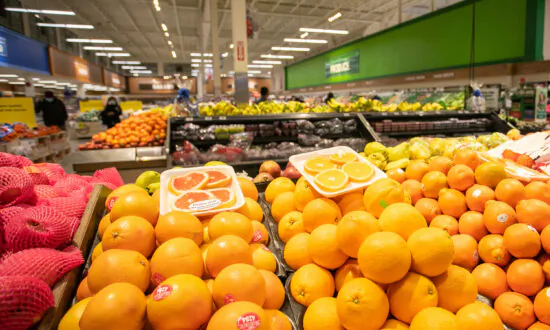 ‘Shelflation’: Canadians Dumped Over $500 Million Worth of Food in Past Six Months Due to Decreased Shelf Life