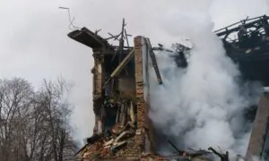 Russian Airstrikes Hit Military Airports in Western Ukraine; US and Allies to Strip Russia’s Favored Trade Status | NTD Evening News