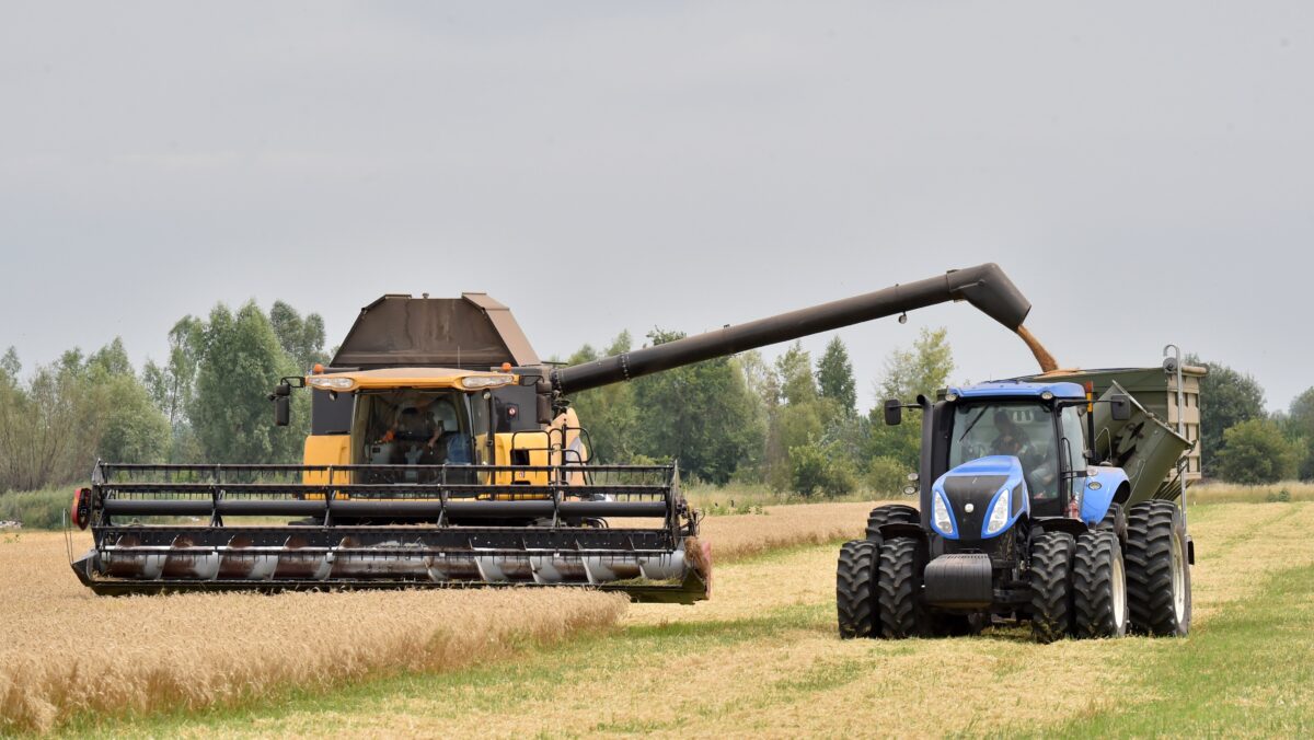 NextImg:Ukraine, Poland Strike Deal to Restart Transit of Grain