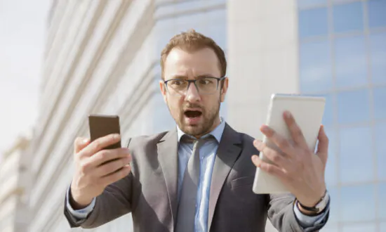 Overcoming Digital FOMO (Fear of Missing Out)