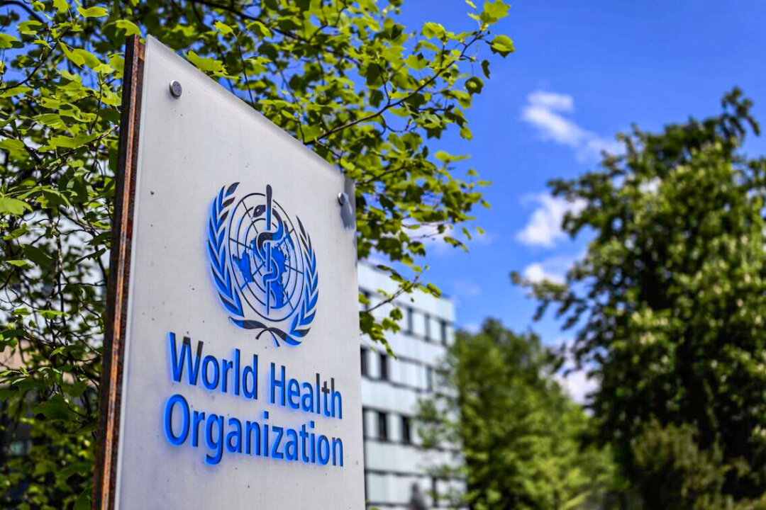 WHO Recommends People Still Wear Face Masks in Public Even if Not Mandated