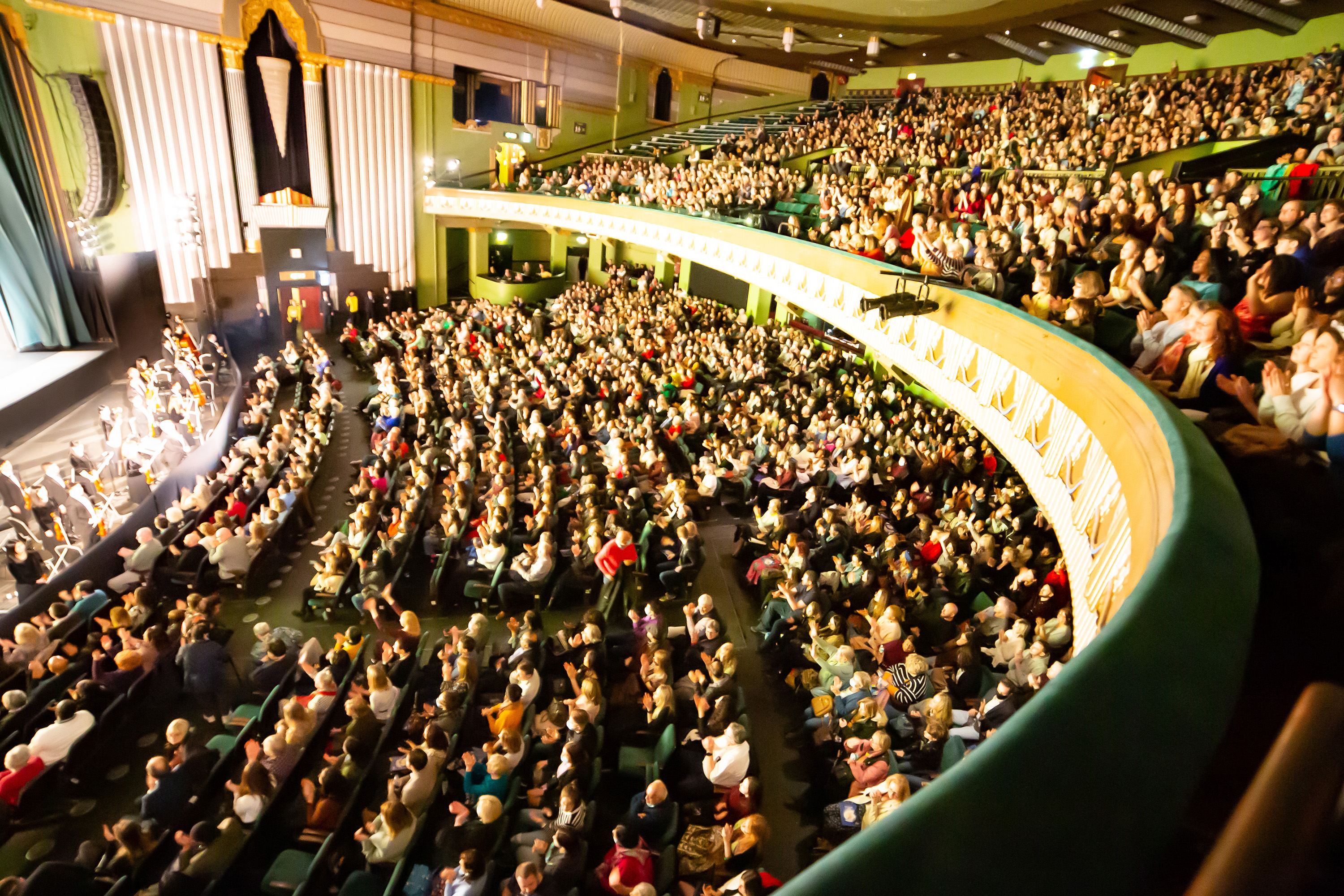 Through Shen Yun, Londoners Connect to a More Beautiful China - Vimarsana News