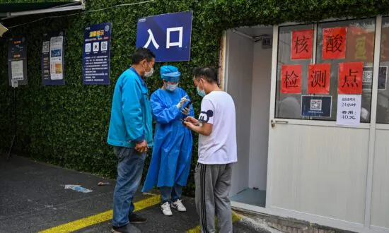 Patients Left Unattended After Chaotic Shanghai Hospital Lockdown