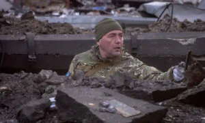 Russia and Ukraine Continue 4th Round of Talks; Police Ask for Help to Catch Suspected Serial Killer | NTD Evening News