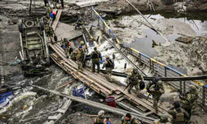 US Reporters Killed in Ukraine; Netherlands, Austria Start UN Action Over MH17; Tom Brady Un-Retires | NTD News Today