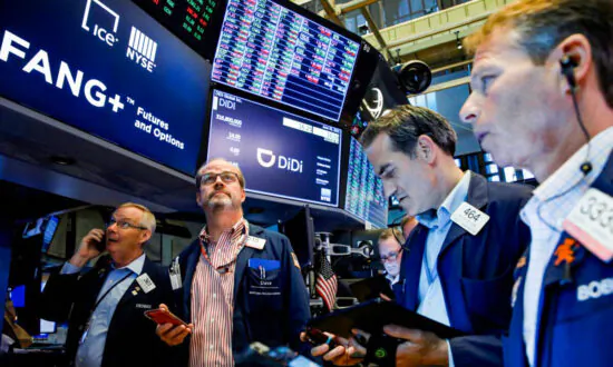 5 Chinese Companies Named by US Regulators for Potential Delisting, Triggering Stock Plunge