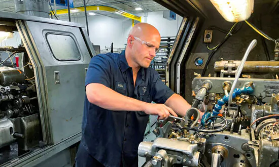 US Factory Output Surges to Highest Gain in 4 Months