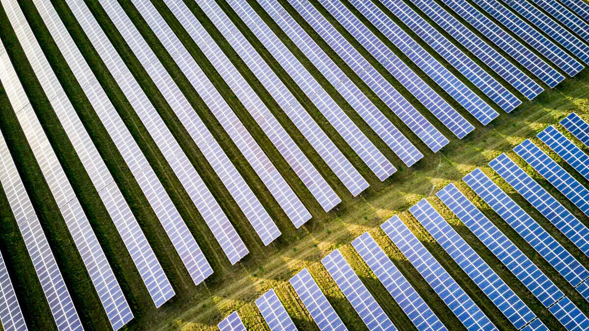 A solar farm. (pxl.store/Adobe Stock)