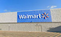 Walmart Intensifies Rivalry With Google, Amazon By Targeting India’s Budding Payments Market