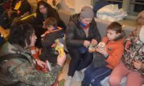 Chinese Man Helping Refugees at Border Town Joins Ukrainian International Legion
