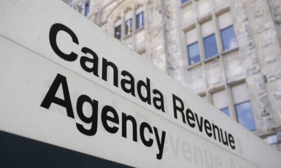 CRA Says It Has $1.4 Billion in Uncashed Cheques Sitting in Its Coffers