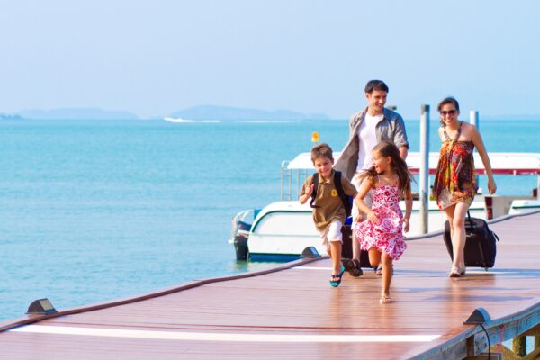 family arriving for a vacation