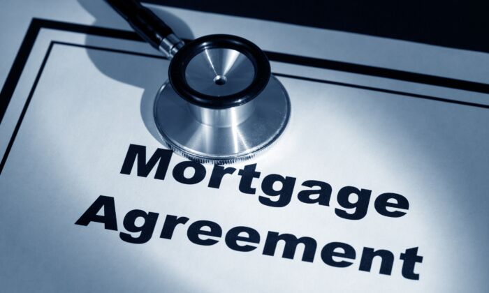 Consumer Bank vs. Mortgage Broker: What’s the Best Option?