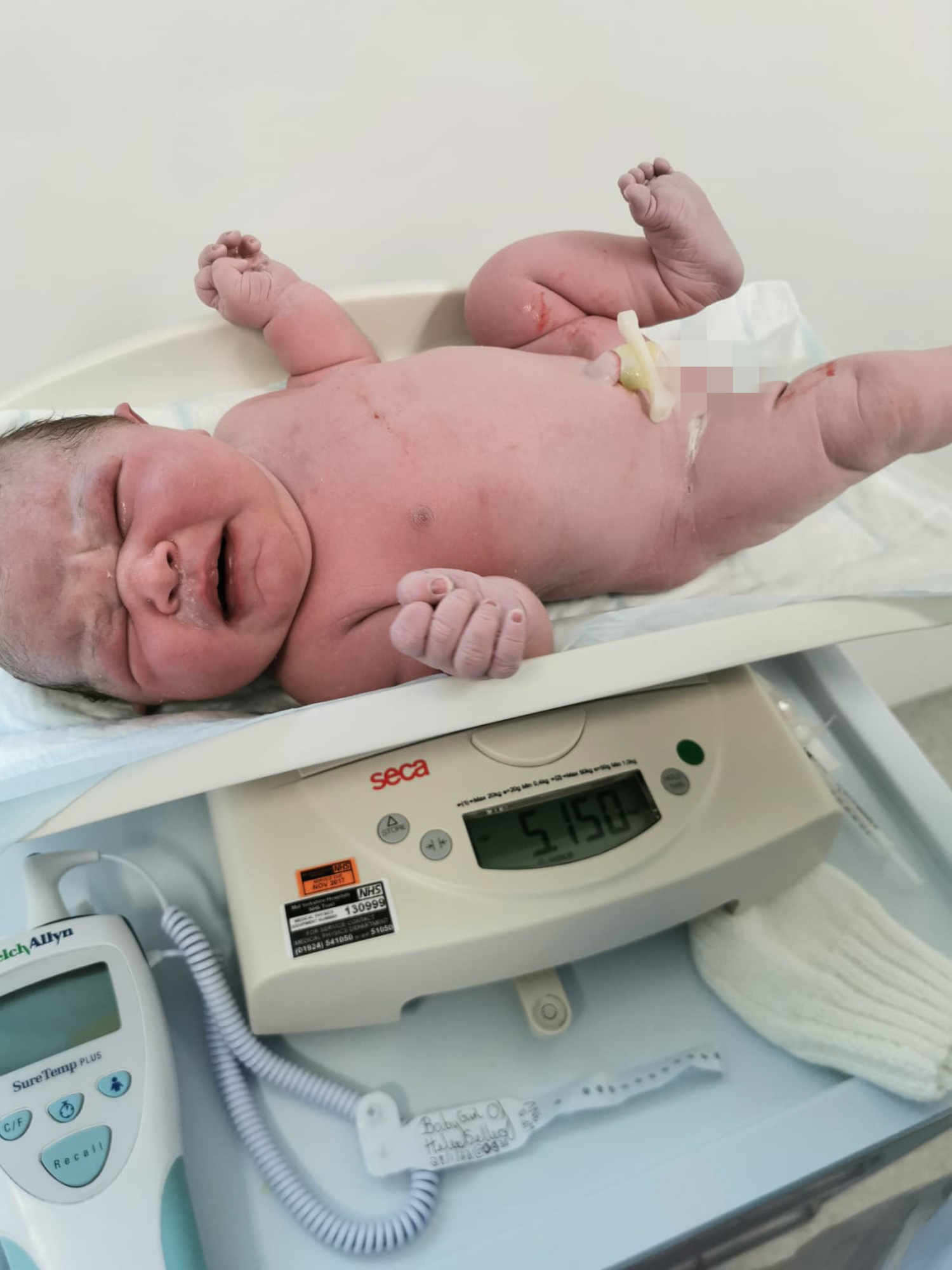 Mom Gives Birth to an 11lb 5oz Baby Girl Who Weighs the Same as a