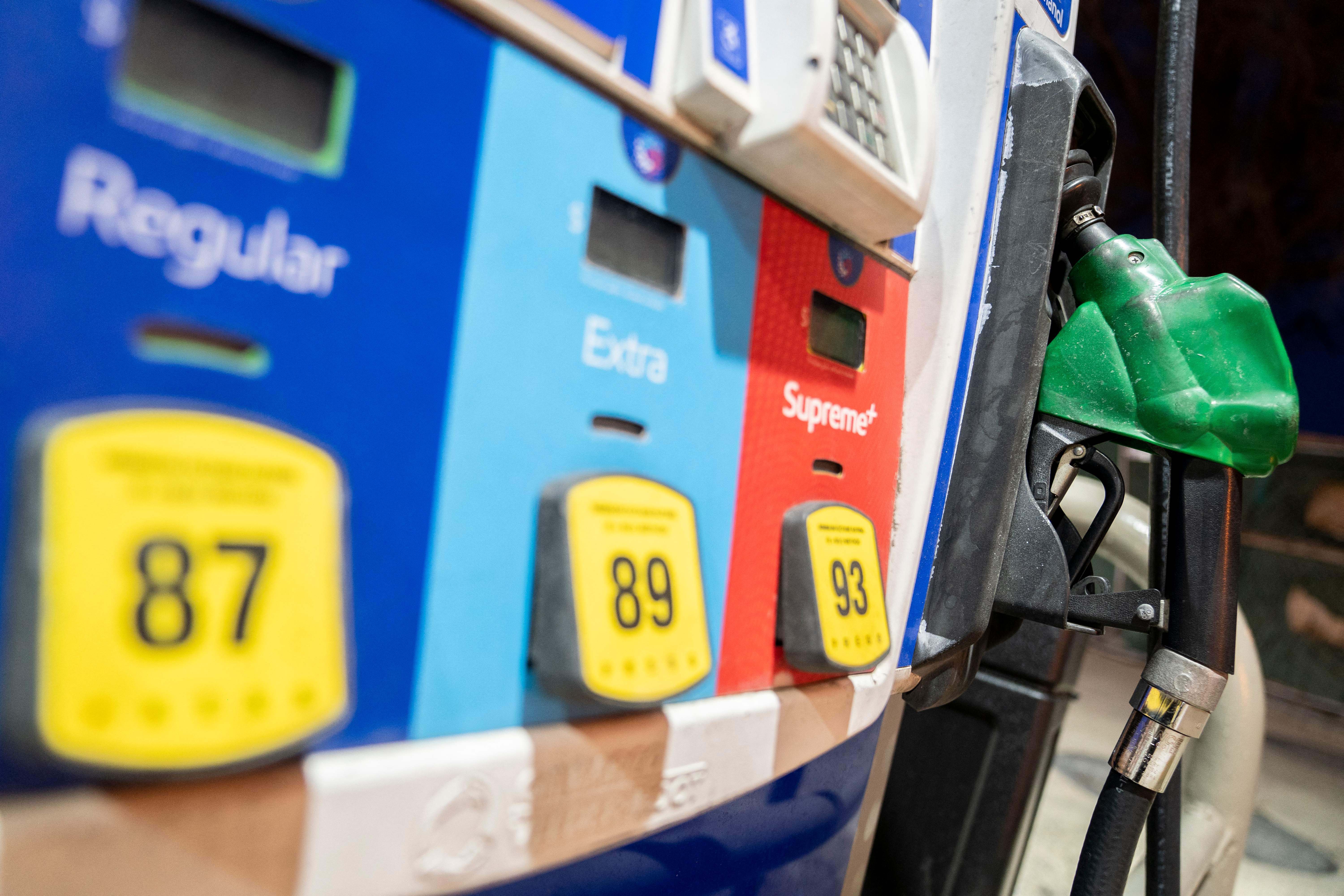 Democrats Weigh Monthly Payments to Relieve Pain at the Gas Pump - Vimarsana News