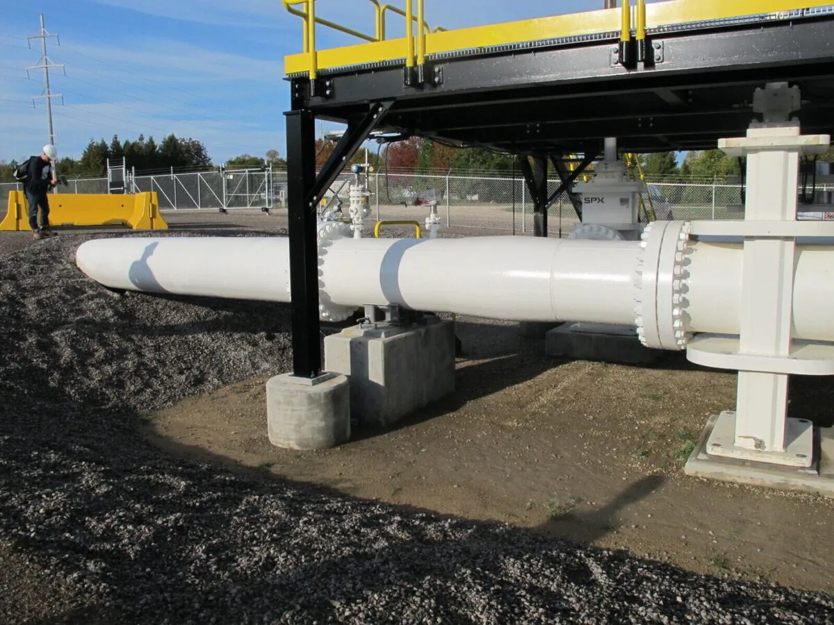 This photo taken in October 2016 shows an aboveground section of Enbridge's Line 5 at the Mackinaw City, Mich., pump station. (The Canadian Press/AP-John Flesher)