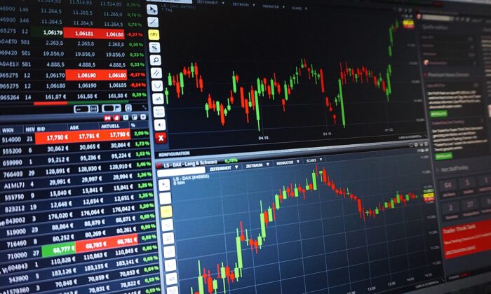 Stock photo of a trading chart. (PIX1861/Pixabay)
