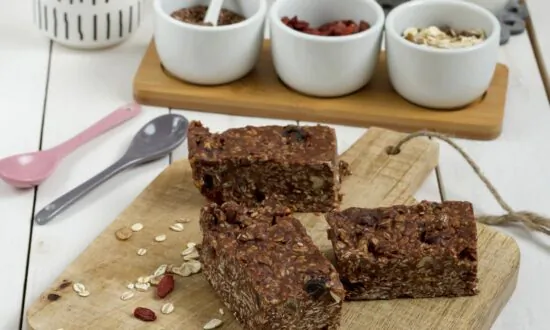 Antioxidant-Rich Breakfast Bars