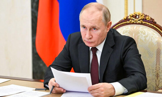 Putin’s Plan B is to Ramp up Attacks Against Ukrainian Civilians: UK Spy Chief