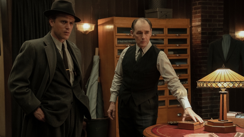 Film Review: 'The Outfit': Rookie Director Graham Moore's Slow Burn Crime Thriller - Vimarsana News